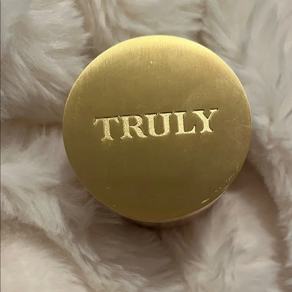 TRULY Golden Glaze Shimmer Body Butter - Picture 2 of 3